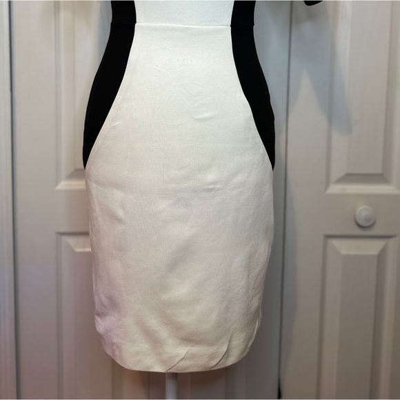Trina Turk Womens Knit Color Block Short Sleeve Sheath Dress White Black Size 0 - Picture 3 of 11